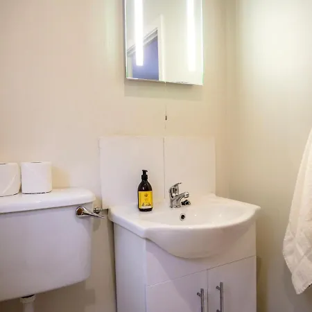 Orchard House - Town Centre ディングル