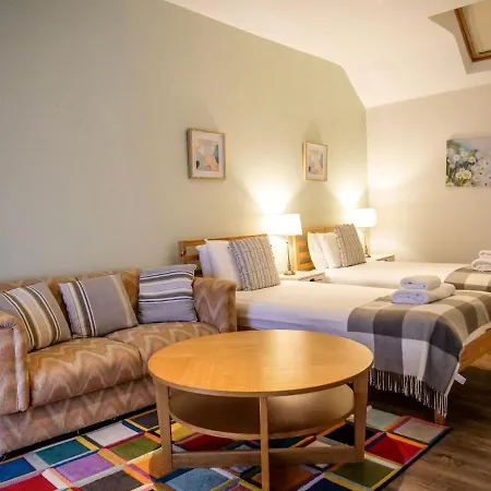 Orchard House - Town Centre *