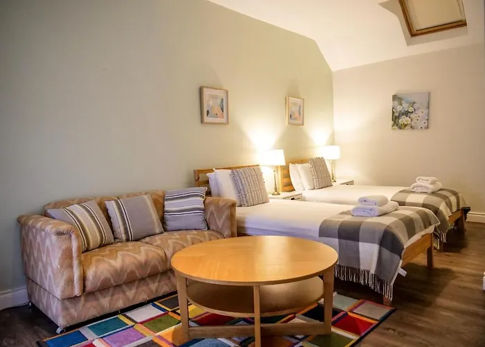 Orchard House - Town Centre *