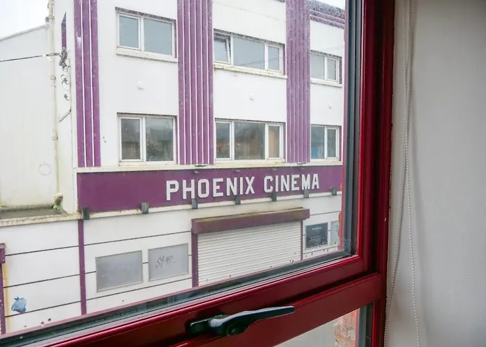 Orchard House - Town Centre *