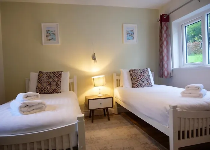 Orchard House - Town Centre *